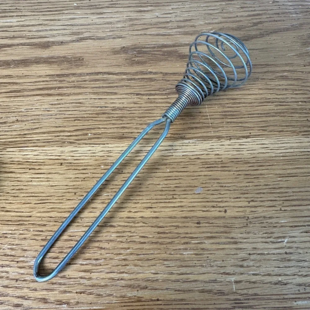 Vintage Spiral Spring Coil‎ Wire Whisk Hand Egg Beater Metal Kitchen Tool